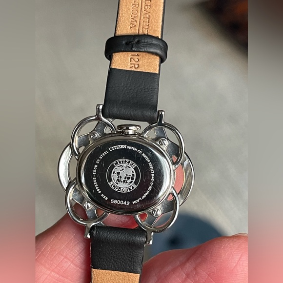 CITIZEN Quartz Eco-Drive Lady’s Watch. Black leather band. EUC. - Picture 6 of 9